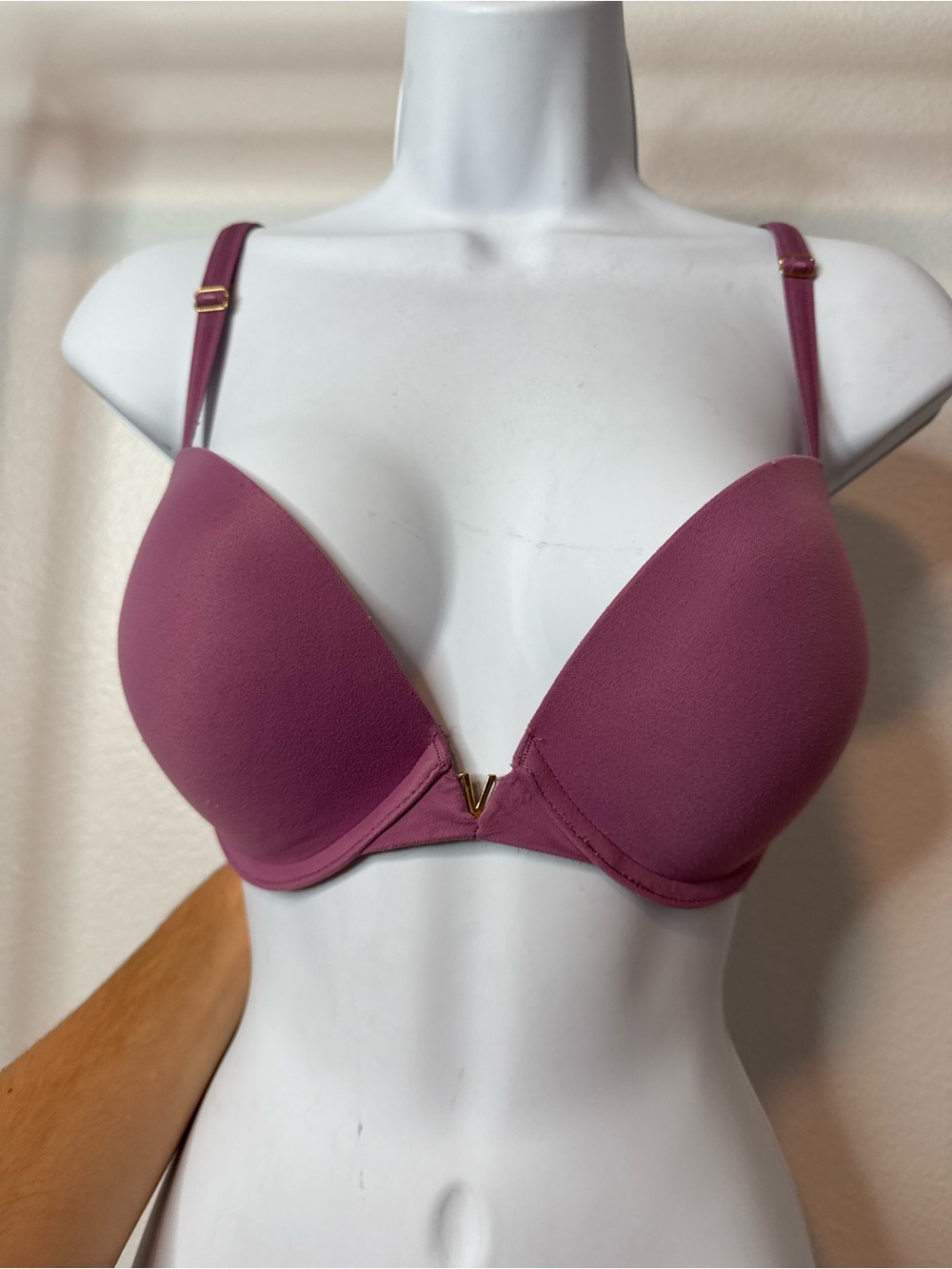 Victoria’s Secret Plunge Push-Up Bra in Mauve Pink